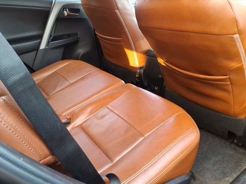 Used 2018 Toyota RAV4 XLE image 6