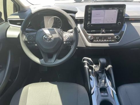 Used 2022 Toyota Corolla LE FWD image 11
