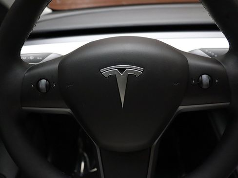 Used 2022 Tesla Model 3 Standard Range image 38