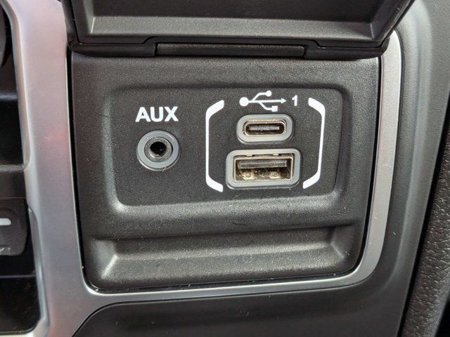 Used 2025 Jeep Wrangler Unlimited Rubicon AWD/4WD image 22