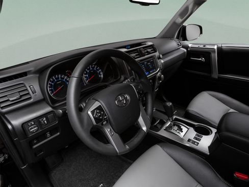 Used 2018 Toyota 4Runner Limited AWD/4WD image 46