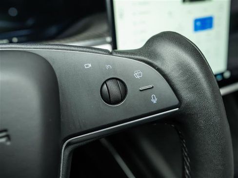 Used 2022 Tesla Model X Plaid image 21