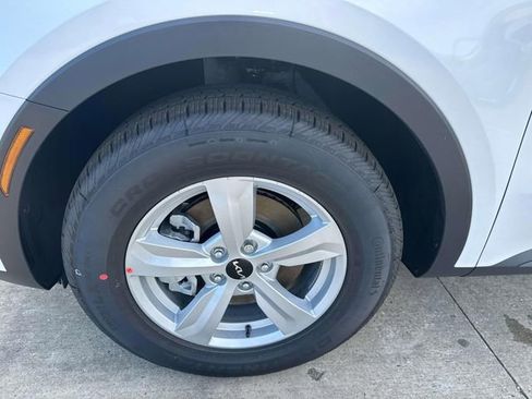 New 2026 Kia Sorento LX FWD image 5