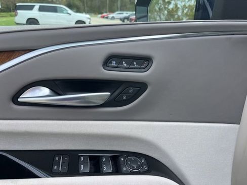 Used 2023 Cadillac Escalade ESV Premium Luxury Platinum image 15