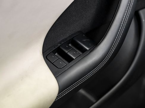 Used 2023 Tesla Model S Standard Range image 36