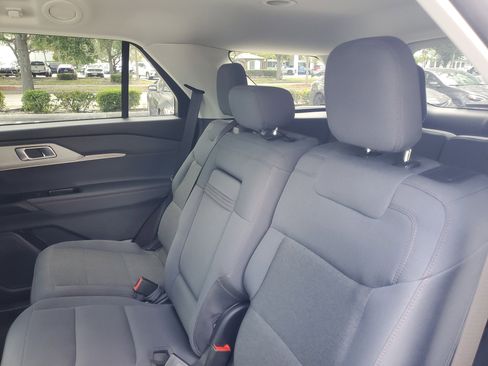 Used 2025 Ford Explorer Active RWD image 14