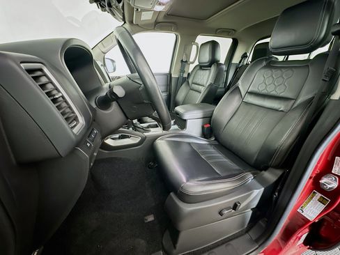 Used 2024 Nissan Frontier SL w/ Technology Package image 13