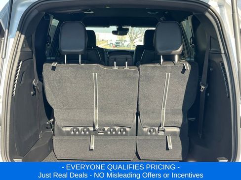 New 2026 Chrysler Pacifica Select image 31