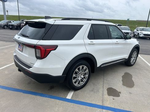 Used 2025 Ford Explorer Active w/ Active Comfort Package AWD/4WD image 5
