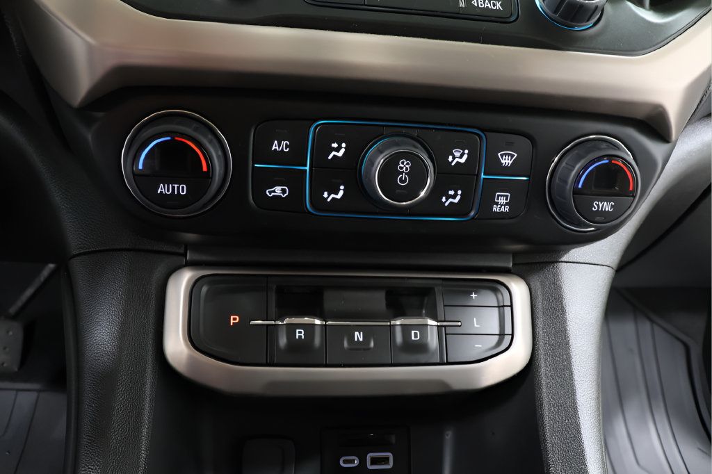 Used 2023 GMC Acadia Denali w/ Denali Ultimate Package AWD/4WD image 11