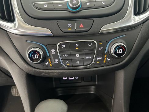 Used 2023 Chevrolet Equinox LT FWD image 16