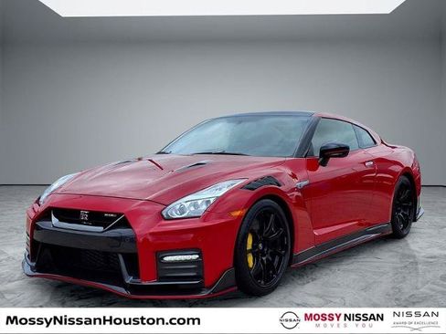 Certified 2023 Nissan GT-R NISMO w/ Floor Mat Package AWD/4WD image 4