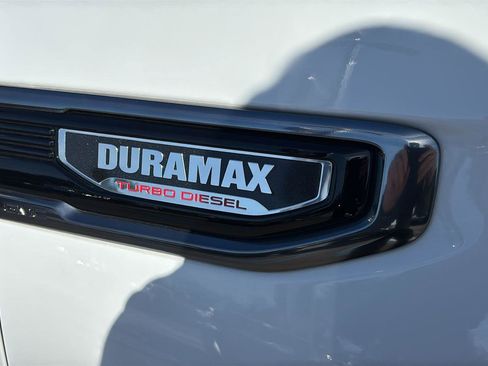 Certified 2022 GMC Sierra 1500 AT4 w/ AT4 Premium Package image 10