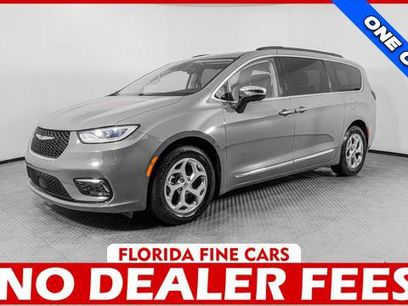 Used 2023 Chrysler Pacifica Limited