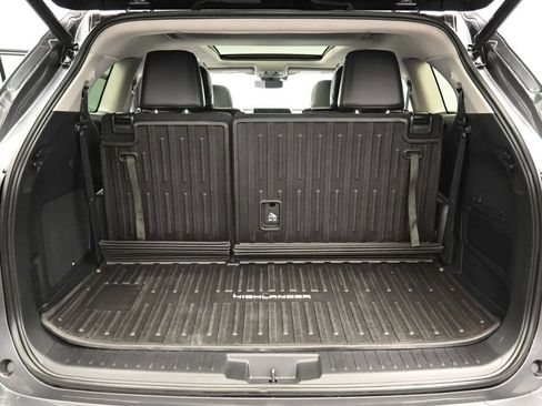 Certified 2021 Toyota Highlander Platinum AWD/4WD image 33