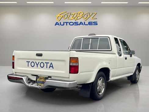 Used 1994 Toyota Pickup DX image 3