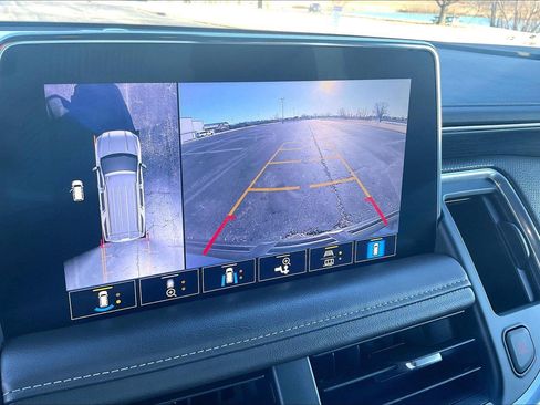 Used 2021 GMC Yukon XL SLT w/ Rear Media and Nav Package image 26