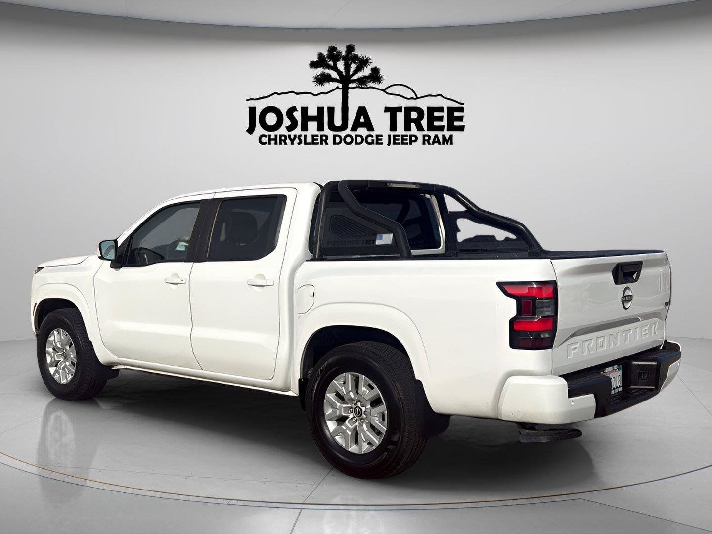 Used 2022 Nissan Frontier SV w/ Technology Package RWD image 7