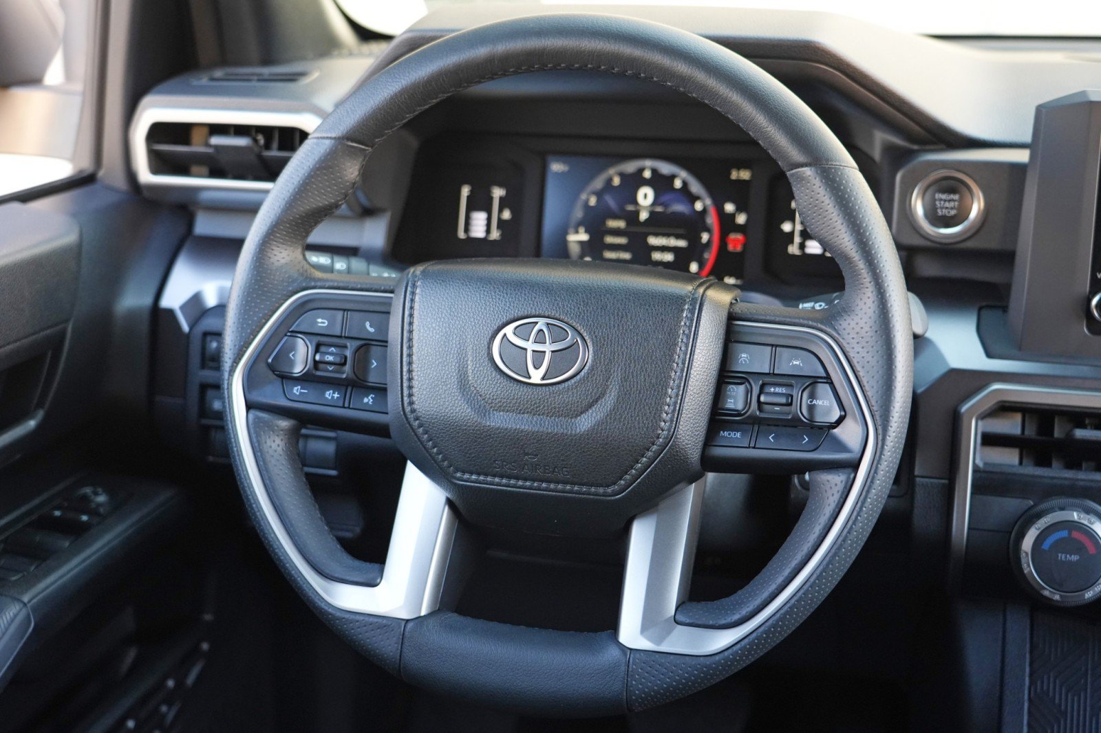 Used 2025 Toyota 4Runner SR5 RWD image 18