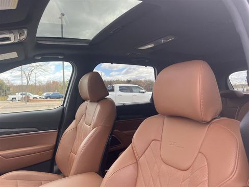 Used 2024 Kia Telluride SX X-Pro AWD/4WD image 2