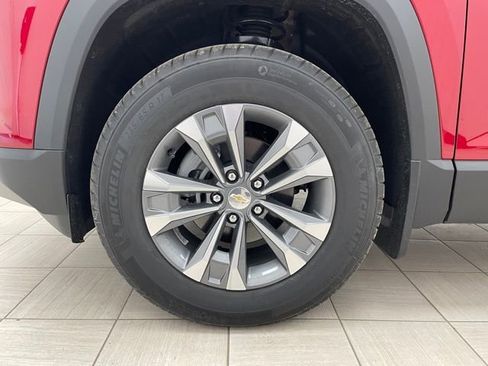 New 2026 Chevrolet Equinox LT w/ Convenience Package II AWD/4WD image 8