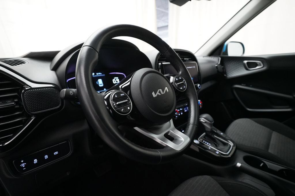 Used 2024 Kia Soul EX FWD image 8