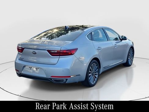 Used 2017 Kia Cadenza Premium w/ Luxury Package image 5