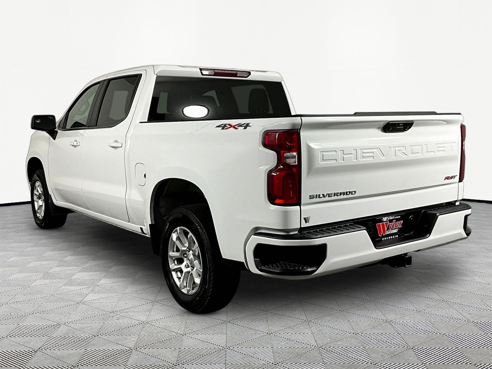 Used 2026 Chevrolet Silverado 1500 RST AWD/4WD image 4