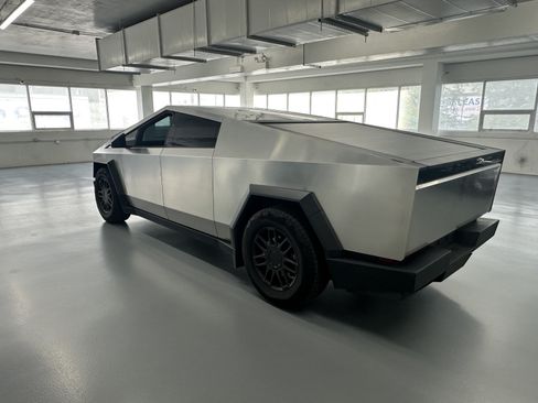 Used 2025 Tesla Cybertruck Cyberbeast AWD/4WD image 8