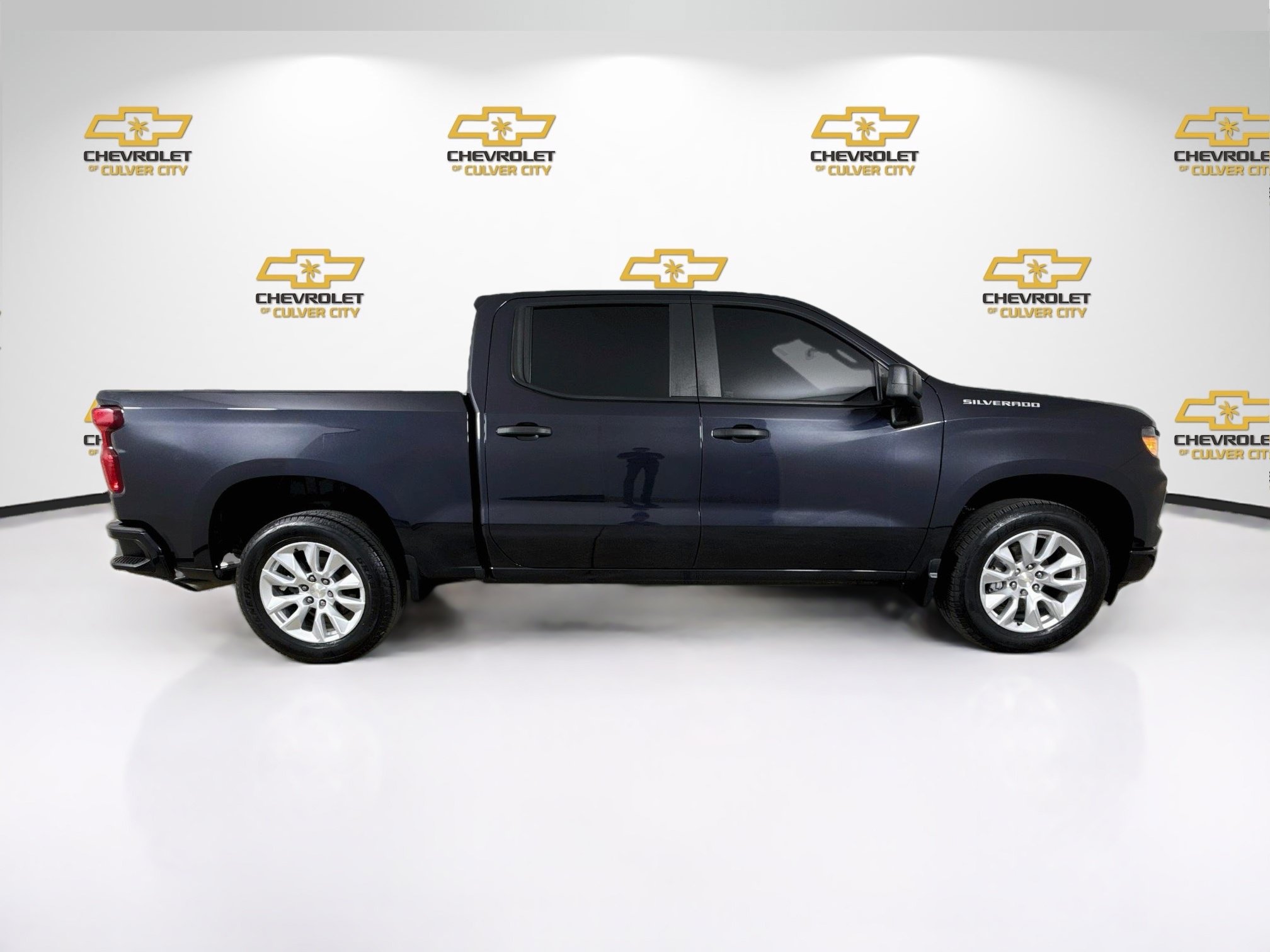 Used 2022 Chevrolet Silverado 1500 Custom RWD image 9