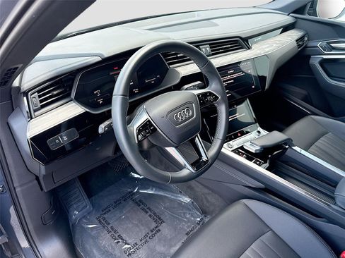Certified 2024 Audi Q8 e-tron Premium Plus w/ Premium Plus Package AWD/4WD image 9