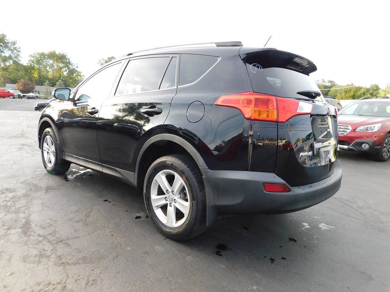 Used 2013 Toyota RAV4 XLE AWD/4WD image 8