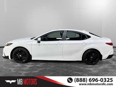 Used 2025 Toyota Camry LE FWD image 8