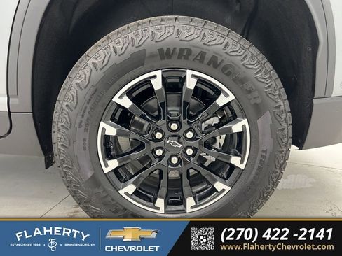 Used 2025 Chevrolet Traverse Z71 w/ Enhanced Driving Package image 20