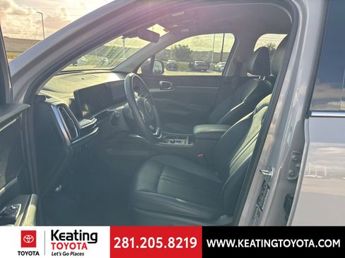Used 2024 Kia Sorento S image 15