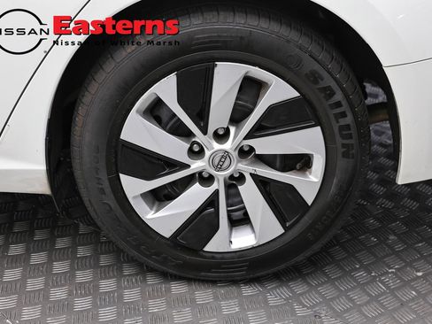 Used 2024 Nissan Altima 2.5 S FWD image 8