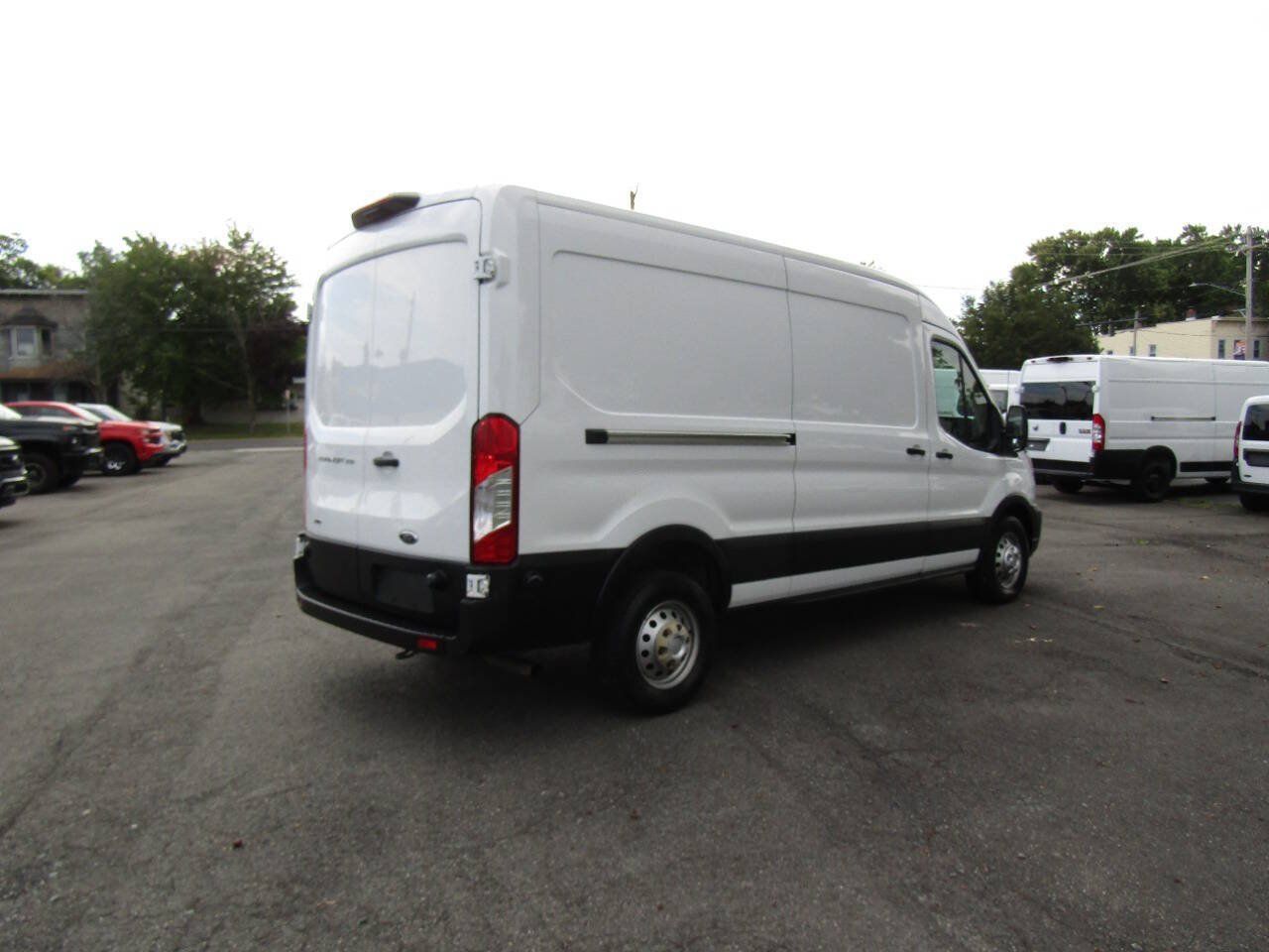 Used 2024 Ford Transit 250 148 Medium Roof Extended AWD image 7
