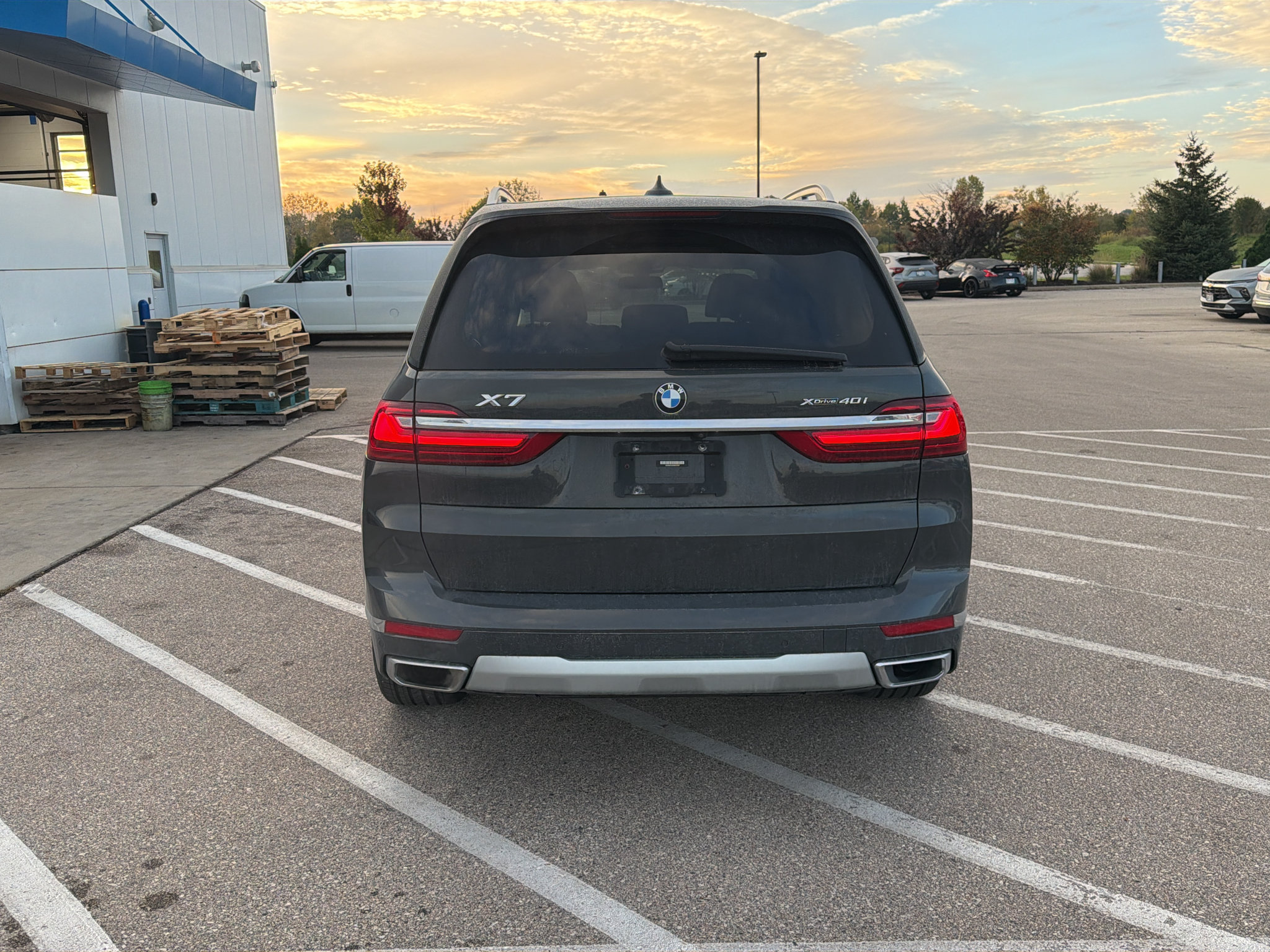 Used 2022 BMW X7 xDrive40i w/ Executive Package AWD/4WD image 4