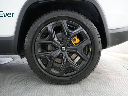 Used 2023 Rivian R1S Adventure AWD/4WD image 19