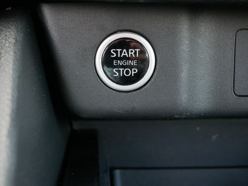 Used 2023 Nissan Rogue SV AWD/4WD image 29
