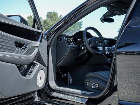 New 2025 Bentley Flying Spur Plug-In Hybrid image 21