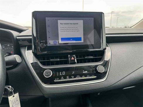 Used 2024 Toyota Corolla LE image 29