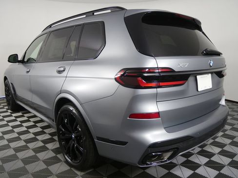 New 2027 BMW X7 xDrive40i w/ M Sport Package AWD/4WD image 4