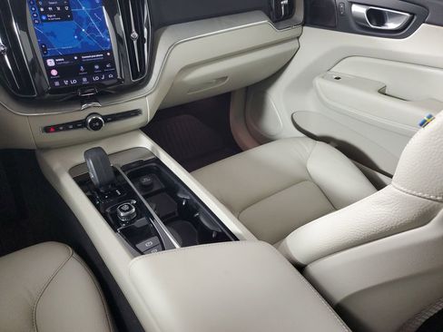 Used 2023 Volvo XC60 B5 Plus w/ Climate Package FWD image 19