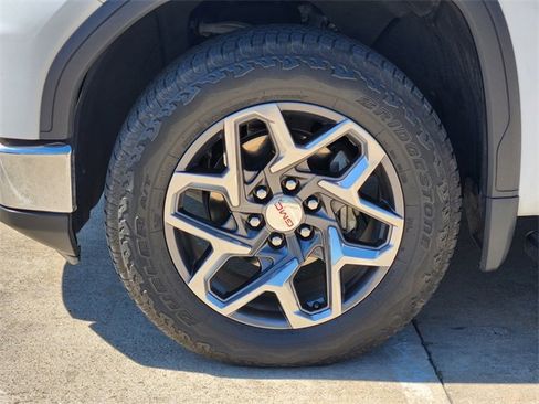 Used 2023 GMC Sierra 1500 SLT w/ SLT Premium Package image 11