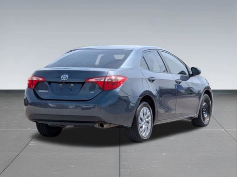 Used 2018 Toyota Corolla LE FWD image 5