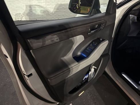 Used 2022 Toyota Highlander Platinum image 20