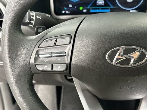 Used 2023 Hyundai Kona SE w/ Cargo Package image 21