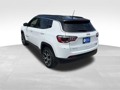 Used 2025 Jeep Compass Limited AWD/4WD image 4