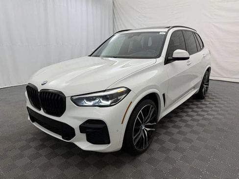 Used 2022 BMW X5 xDrive40i w/ M Sport Package AWD/4WD image 2
